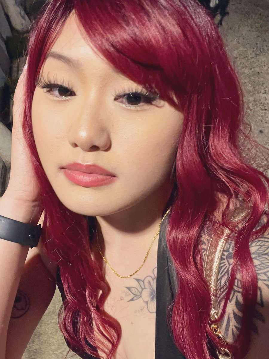 ohitsherautumn's tweet photo. 💄 https://t.co/IOg1dQe9GY