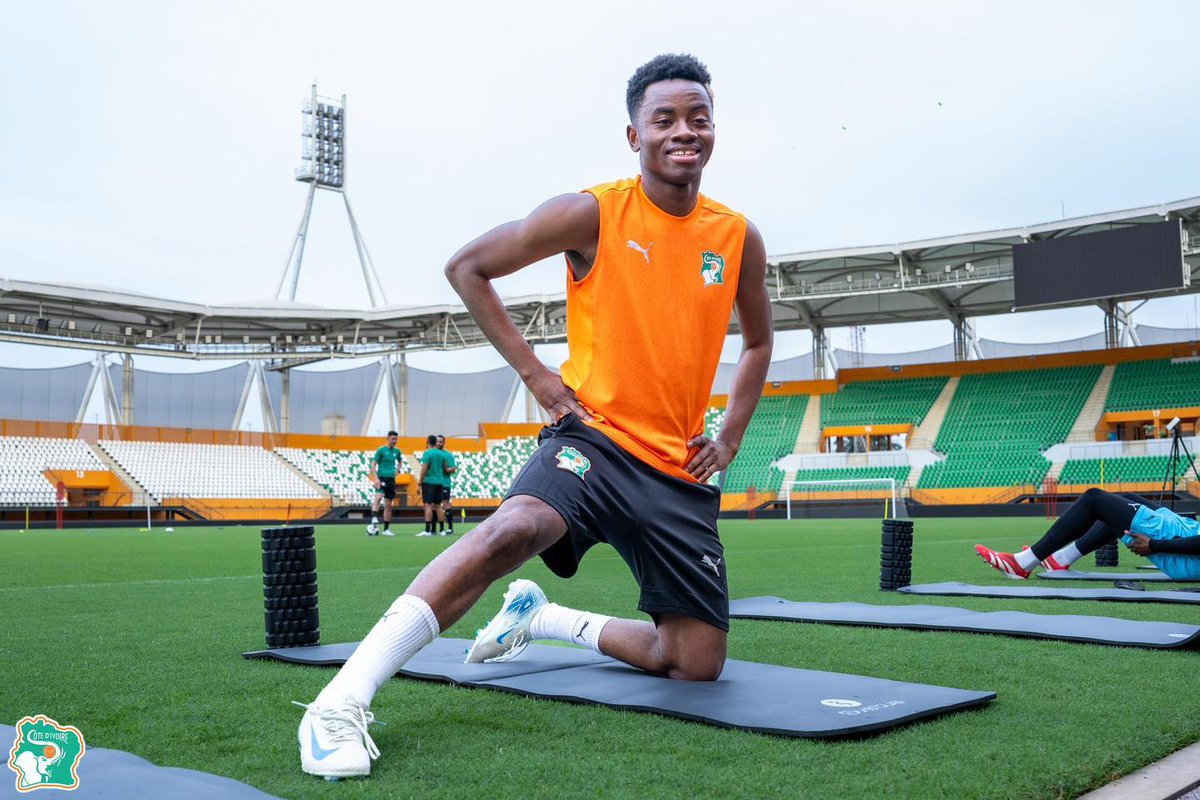 SPivoireFoot's tweet image. Voici le rêve d’un supporteur ivoirien :
J'ai rêvé mes frère 🇨🇮🇨🇮🇨🇮💪🏿🤣
▪️Mondial 🇺🇸🇨🇦2026, Groupe B
🇧🇷 Brésil 7 points
🇨🇮 Côte d'Ivoire 6 points 
🇷🇸 Serbie 1 points 
🇰🇷 Corée 1 points 
🇨🇮 Côte d'Ivoire vs 🇧🇷 Brésil 0-2
🇰🇷 Corée Vs 🇨🇮 Côte d'Ivoire 1-2
🇨🇮Côte d'Ivoire vs 🇷🇸