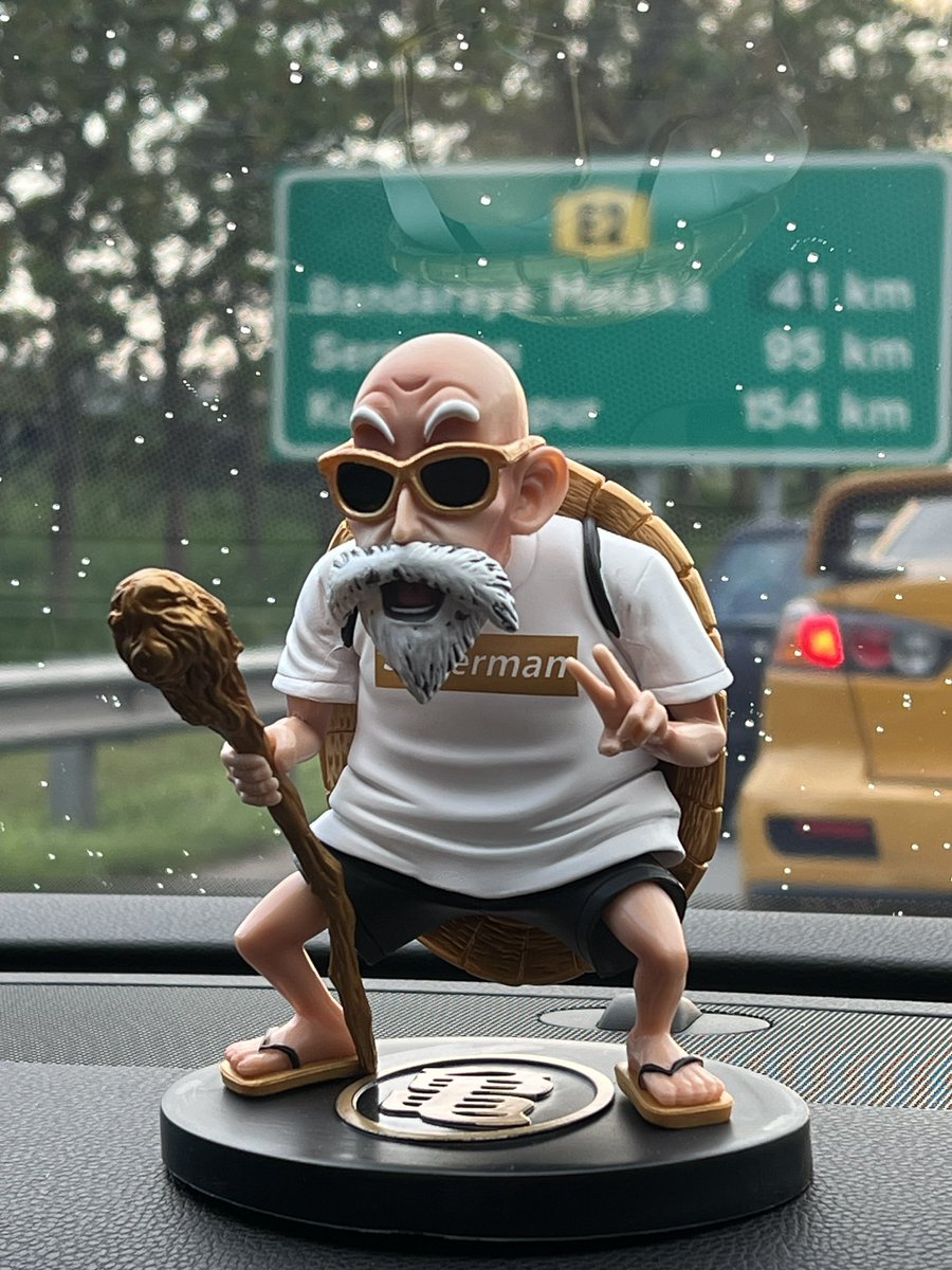 Jauh lagi perjalanan balik, jem ada roti takda.. 🥲

#selamathariraya #selamatharirayaaidilfitri #salamjumaat #ikhramjuhari #itsmeij #ij #WR #💙