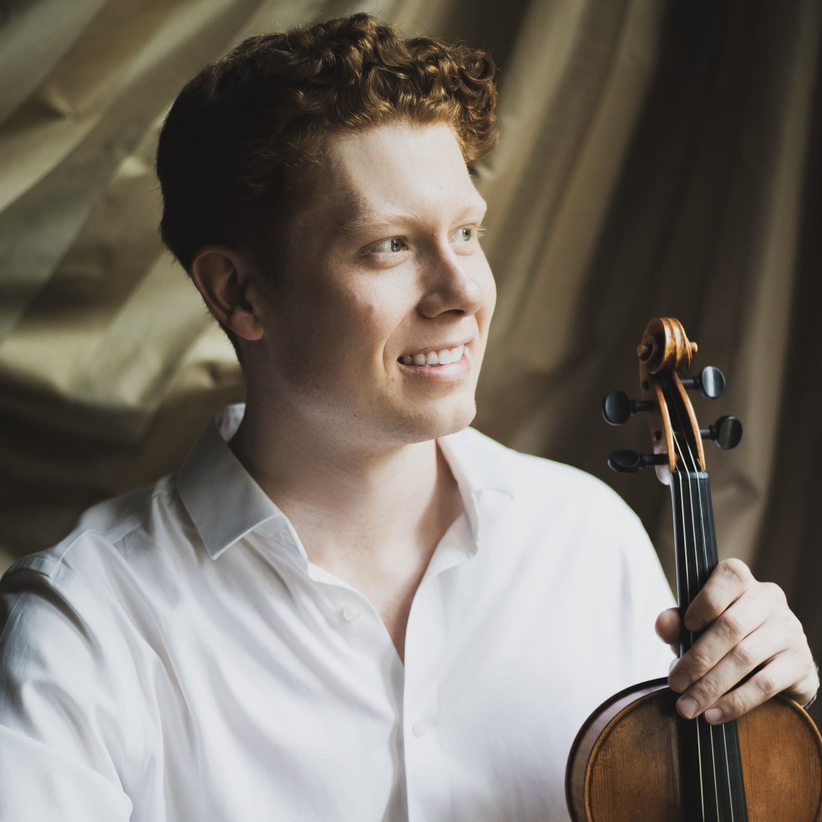 ESTA UK (@estastrings) on Twitter photo 📢🎻 We're delighted to welcome our newest committee member, James Tudball!
James is an Australian violinist with a passion for performance and education. James also enjoys long-distance running and will take on the 2025 London Marathon in support of Children with Cancer UK. 📢🎻 We're delighted to welcome our newest committee member, James Tudball!
James is an Australian violinist with a passion for performance and education. James also enjoys long-distance running and will take on the 2025 London Marathon in support of Children with Cancer UK.