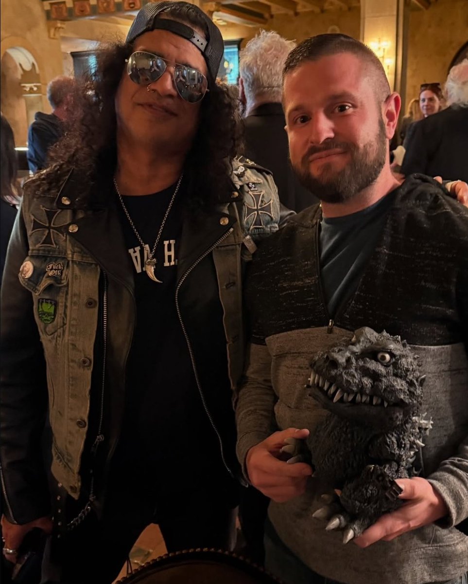 Boss <a href="/Slash/">Slash</a> yesterday April 3rd, 2025, at the #JohnCarpenter Hollywood Walk Of Fame Induction Ceremony with the Toho Kaiju Wars Series LEGACY MAQUETTE 54 GODZILLA XPNA Exclusive Version 🎩🤘🏻🔥

📷: Jeremy Soles on IG

#Slash #HollywoodWalkOfFame #Godzilla