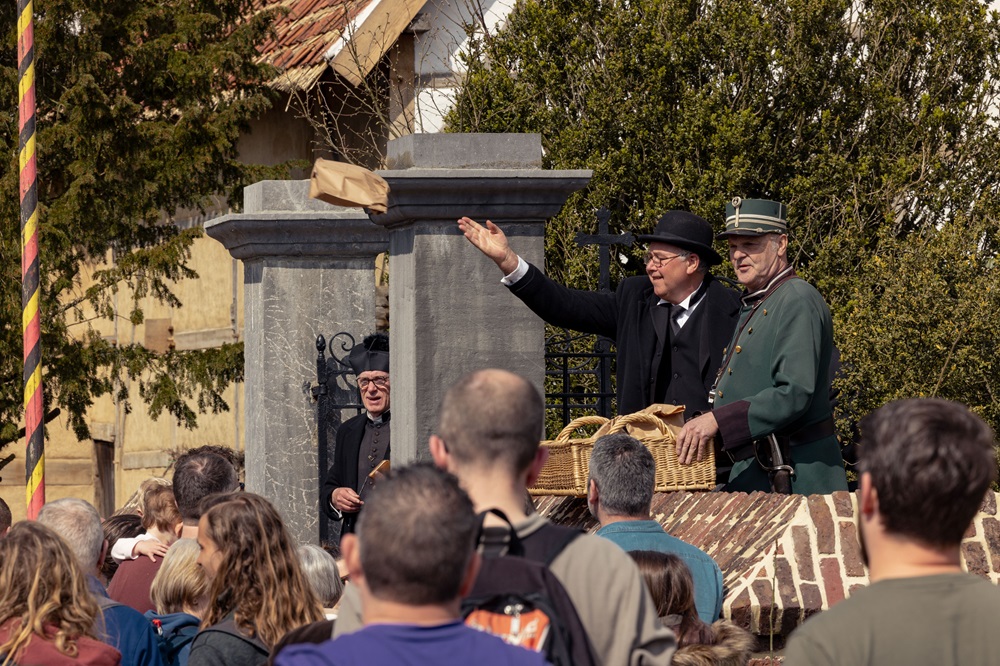 🐣 Van erfgoed tot nieuw leven: in #Bokrijk beleef je tijdens de paasvakantie oude paastradities én speelse paasspelen. Het Openluchtmuseum opent morgen opnieuw de deuren – mét piepjonge dieren en een vleugje verwondering 🐰 <a href="/LimburgBe/">Provincie Limburg</a> 
↪️ Meer info: bokrijk.be/paasdagen