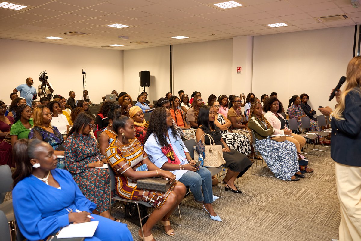 Le 28 mars dernier, FIN’Elle, filiale du Groupe COFINA dédiée à l’entrepreneuriat féminin, a pris part à l’édition 100% féminine de L'apéro Cash en tant que sponsor officiel.

À cette occasion, Yénita BAMBA, Directrice Générale de FIN’Elle, a animé une masterclass sur le thème