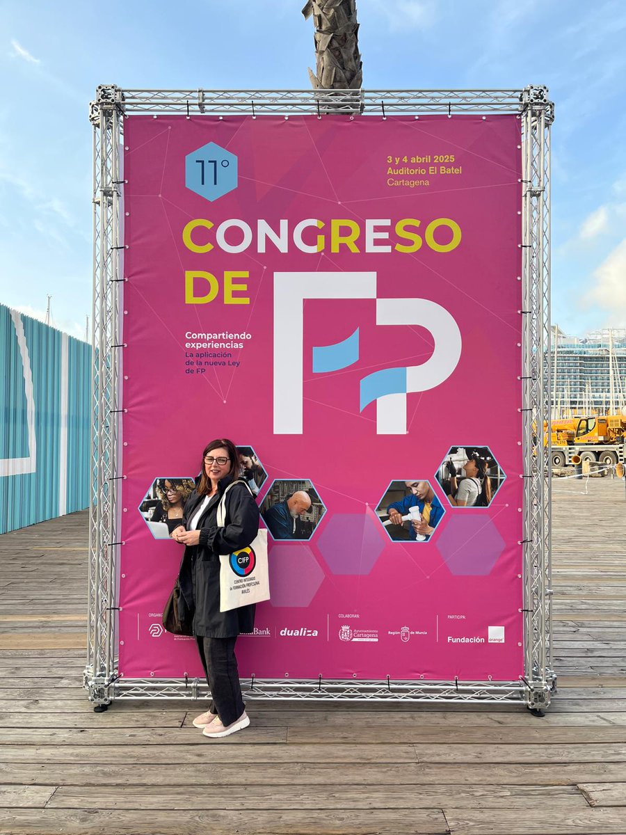 Nuestra compañera Sonia Iglesias del departamento de Electricidad  y parte del equipo directivo a acudido al Congreso de FP que se está celebrando en Murcia y organizado por <a href="/fp_empresa/">FPEmpresa</a> . Participará en una mesa redonda sobre la implantación del nuevo módulo de Digitalización.