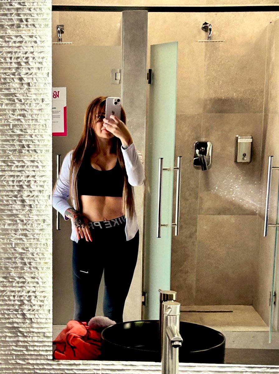 Ana 💎💜 tweet media