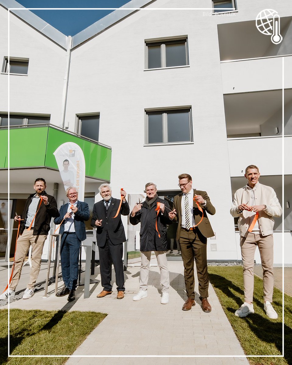 MWU Sachsen-Anhalt (@mwu_lsa) on Twitter photo Am Donnerstag hat Wissenschaftsminister <a href="/WillingmannA/">Armin Willingmann</a> das neue Mehrfamilienhaus der GWW im Pappelweg eröffnet. Nach 18 Jahren ist es das erste Neubauprojekt der GWW – ein modernes, umweltfreundliches Wohngebäude mit 15 Wohnungen für alle Generationen. Am Donnerstag hat Wissenschaftsminister <a href="/WillingmannA/">Armin Willingmann</a> das neue Mehrfamilienhaus der GWW im Pappelweg eröffnet. Nach 18 Jahren ist es das erste Neubauprojekt der GWW – ein modernes, umweltfreundliches Wohngebäude mit 15 Wohnungen für alle Generationen.