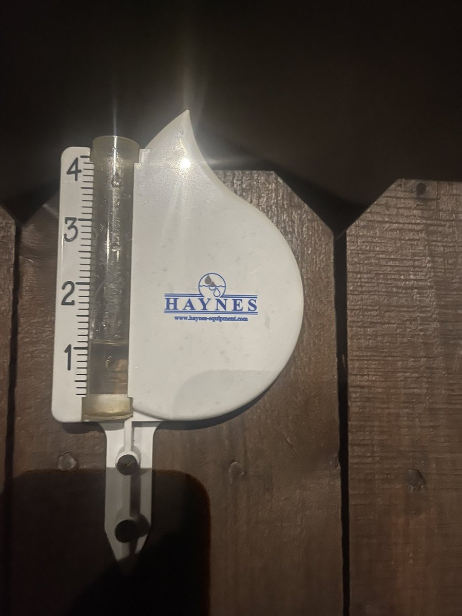 jayclevenger's tweet photo. @ryanvaughan @kbalentinewx @WXAaronJC @JacePassmore1 

Rain gauge update from Valley View..1.1” in the last ~24 hours. ~36 hour total to 3.6” of rain. https://t.co/4H6vnWdlsu