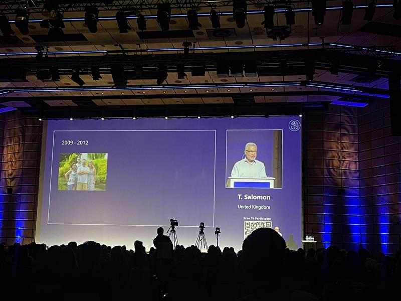 Alzheimer's Society For Researchers (@alzsocresearch) on Twitter photo Incredibly moving and important talk by <a href="/TrevorSalomon1/">Trevor Salomon</a> at #ADPD2025, who spoke about his wife's dementia journey to hundreds of researchers in the room. You can read more here: alzheimers.org.uk/blog/yvonne-pe… Incredibly moving and important talk by <a href="/TrevorSalomon1/">Trevor Salomon</a> at #ADPD2025, who spoke about his wife's dementia journey to hundreds of researchers in the room. You can read more here: alzheimers.org.uk/blog/yvonne-pe…