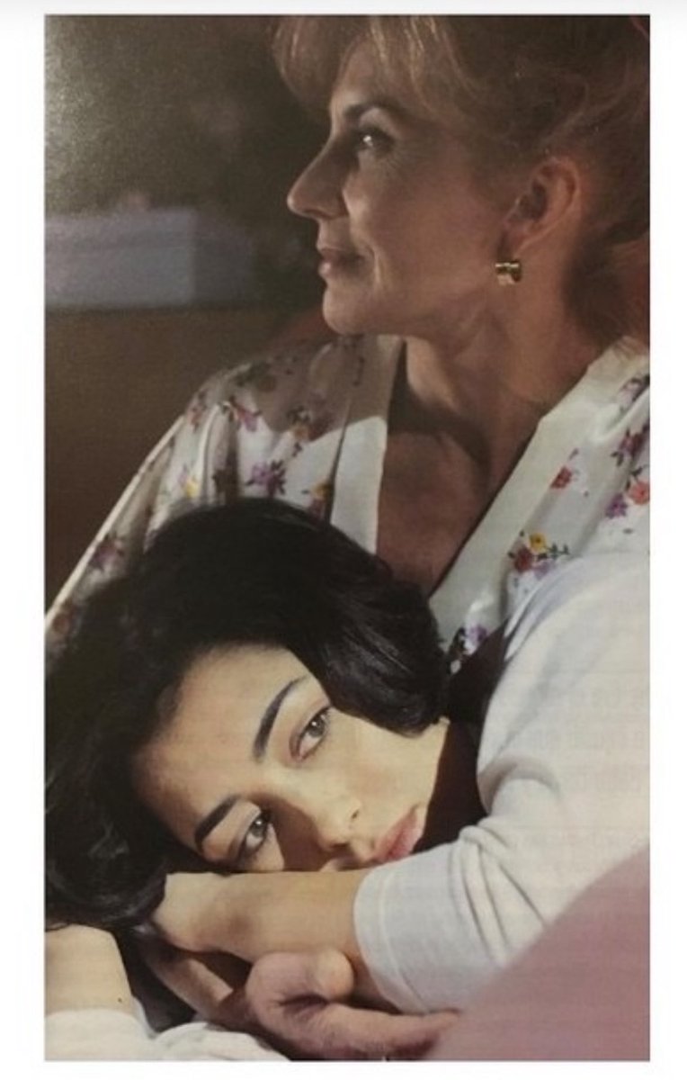 Ayer era tu cumpleaños. Fui incapaz de publicar nada ni alzar siquiera una copa al aire. Todo es tristeza y desolación. Todo es querer que vuelvas y no rendirme. 
Gracias por vuestros mensajes de cariño y recuerdo. 
Gracias por seguir ahí. ❤️