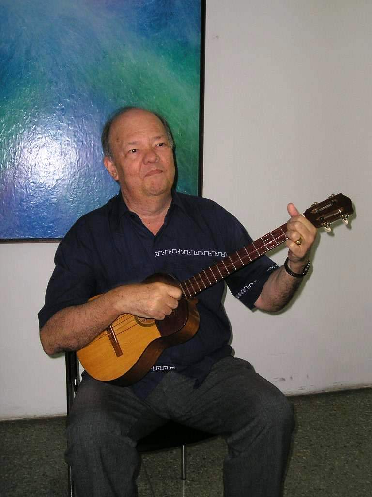 Hoy celebramos en Venezuela el "Día del Cuatro" instrumento armónico por excelencia del cancionero que nos representa.  Gracias a Dios hemos tenido cientos de virtuosos músicos que han nutrido el pentagrama nacional. #diadelcuatro #4Abril #maracaibo