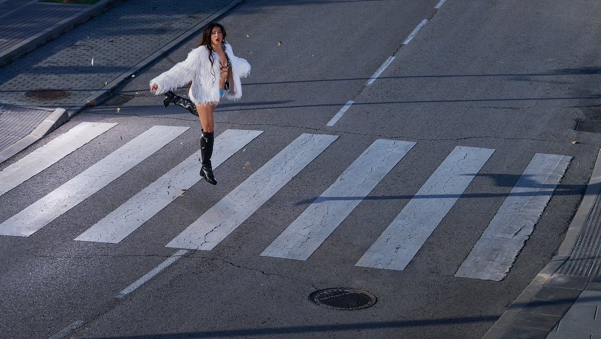 🪽🕤 “9:30 PM”, el segon disc de <a href="/queralt_lahoz/">QUERALT LAHOZ</a> JA ÉS VOSTRE!

La cantant catalana parla de totes aquelles primeres vegades des del dia del seu naixement a les 9:30 PM, dibuixant un mapa cronològic i emocional de la seva vida

🎧 t.ly/tWa7X
📺 t.ly/hRE_y