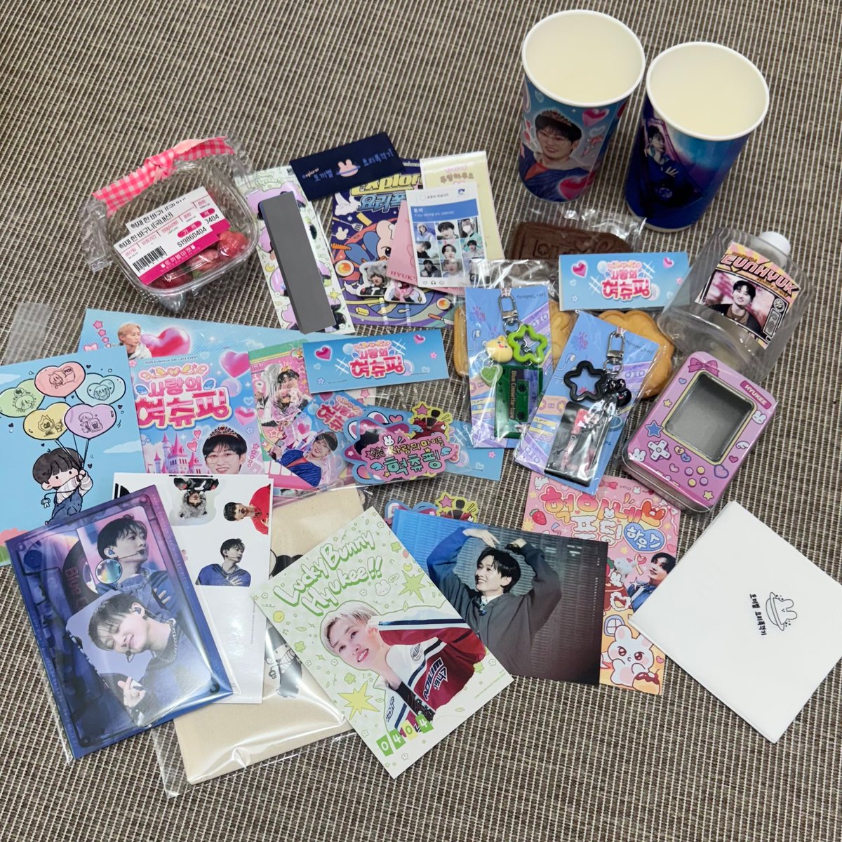 aznyan_n's tweet photo. ♡♡
めちゃ楽しかった〜！
キンパあったのありがたいし、スタンプラリーで全部近くにあって本当に最高🫶🏻

 #혁재의_첫_나들이 https://t.co/2tU6z9OI4m