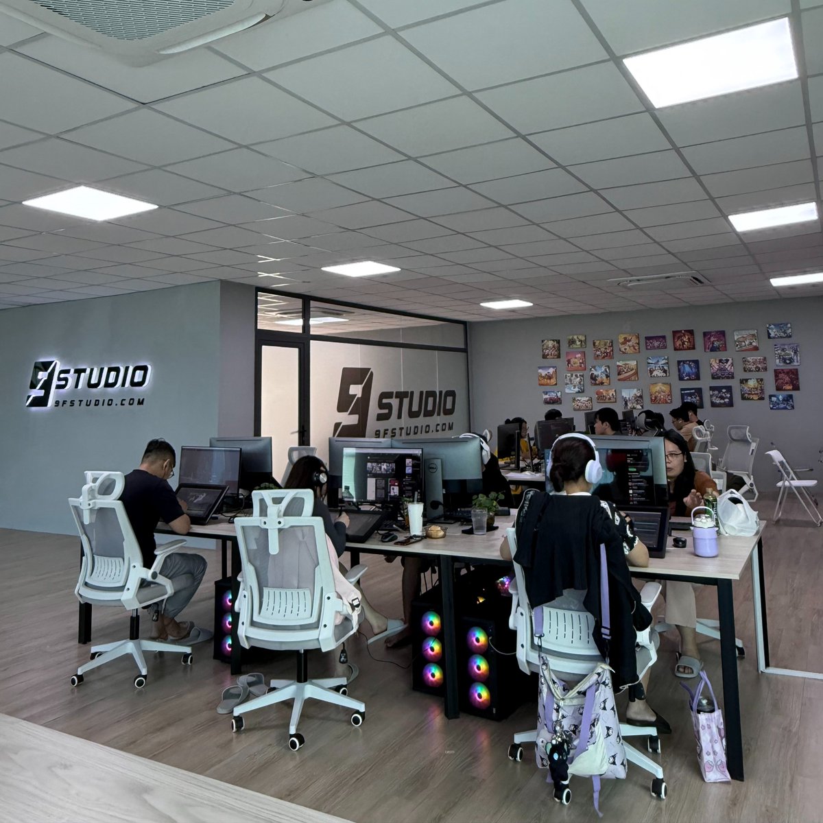 9FStudioArt's tweet image. From a few artists working from home in 2021…
To a full fledged art studio in 2025.
We started as fanart creators hunting for WL spots.
Now, we’ve grown into a team of 40+ artists, trusted by top Web3 projects for Illustrations, Memes, Gifs, Animations, Stickers, Logo, UX/UI,…
