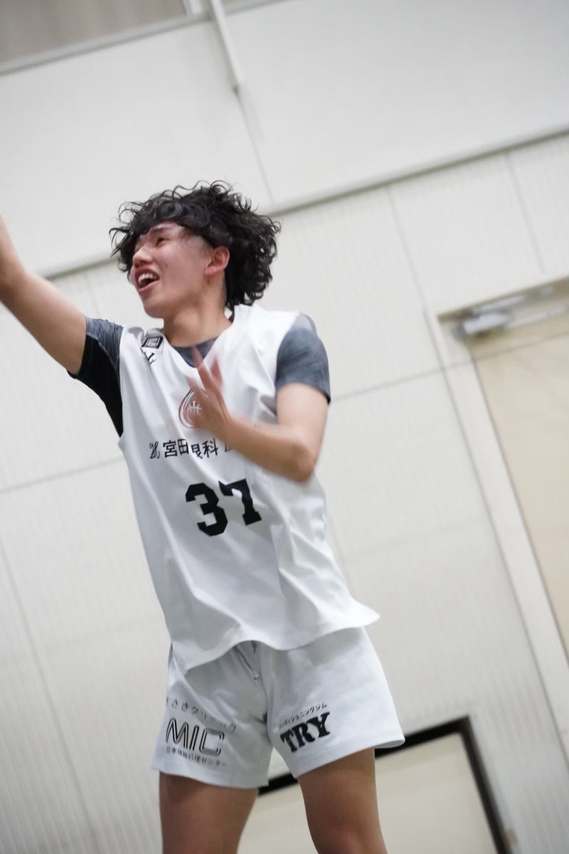 rebnise_academy's tweet image. 鹿児島レブナイズU18卒団生の進学先が決定しました！🥳🎉

2人の新天地での活躍を楽しみにしています😁

新 凪斗　No.24
→日本経済大学

鮫島 治晃　No.37
→第一工科大学

 #鹿児島レブナイズ