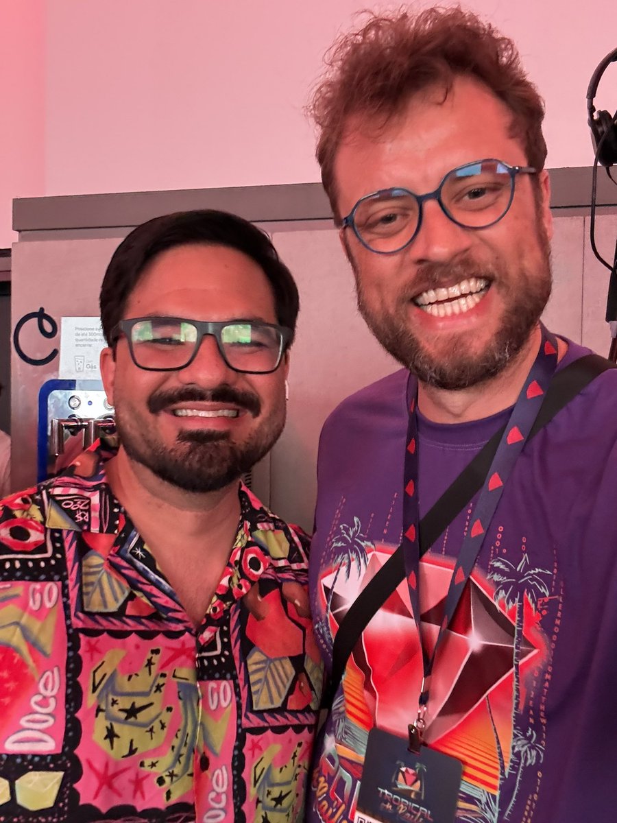 jonatasdp's tweet image. I had a fantastic time on my first day with @tropicalonrails! I’m so grateful to have such great time with #rubyfriends! @rafaelfranca, @vinistock, @rosapolis, @tomrossi7, and @cirdesh!