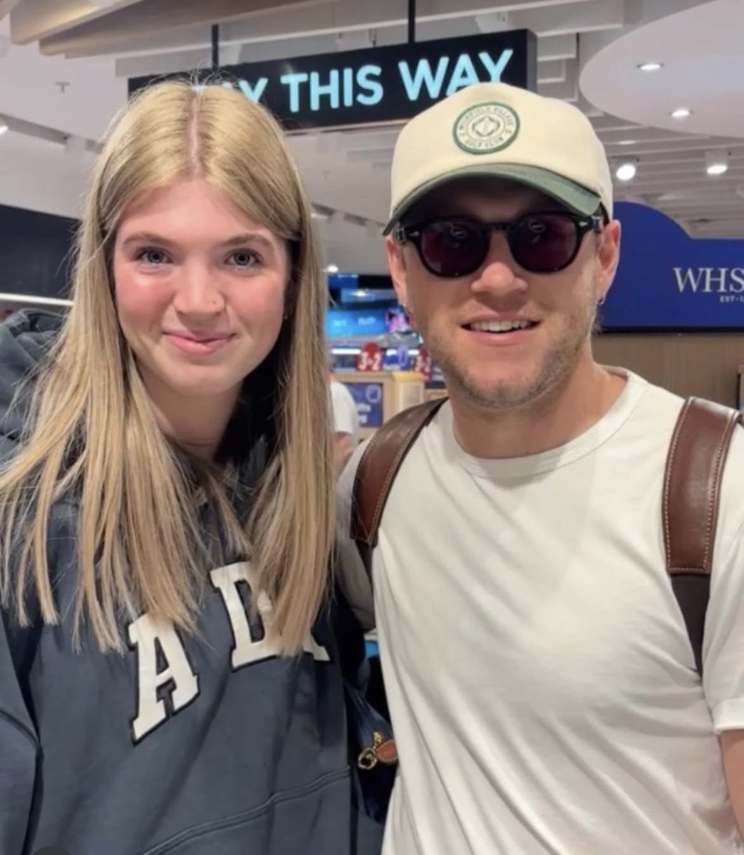 alienatedemi's tweet photo. siempre una fan con niall, NUNCA niall conmigo https://t.co/pLjJ6ZjnAi