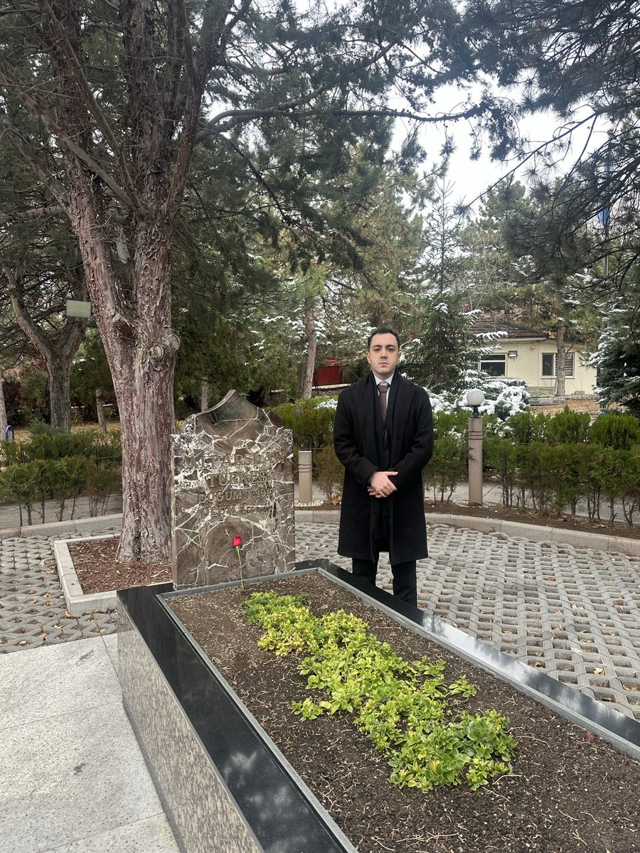 Bana Afganistan, Azerbaycan, Kazakistan'ın dağlarında yaşayan çobanlar Alparslan Türkeş'i soruyor... Ben O'na nasıl "Başbuğ" demeyeyim?