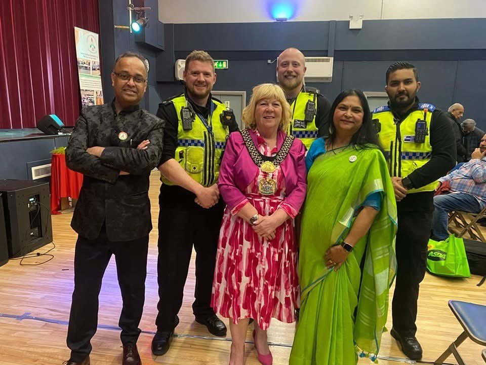 dmistry (@dmistry6621) on Twitter photo <a href="/WestYorksPolice/">West Yorkshire Police</a> #Hindu Police Association & <a href="/bh_council/">Bradford Hindu Council</a> , its about engagement & learning about another community, its fabric & how multiculturalism flows at its best.
<a href="/alison_4life/">Alison Lowe OBE</a> <a href="/WYP_HBrear/">Superintendent Helen Brear</a> <a href="/hfbritain/">Hindu Forum Britain ๐</a> <a href="/BritIndianVoice/">British Indians Voice ๐ฎ๐ณ๐ฌ๐ง</a> <a href="/pritipatel/">Priti Patel MP</a> <a href="/shutcake/">Fatima Khan-Shah ๐ Follow me on BlueSky</a> <a href="/EditorASNews/">Fatima Patel</a> <a href="/BfdForEveryone/">BradfordForEveryone</a> <a href="/WestYorksPolice/">West Yorkshire Police</a> #Hindu Police Association & <a href="/bh_council/">Bradford Hindu Council</a> , its about engagement & learning about another community, its fabric & how multiculturalism flows at its best.
<a href="/alison_4life/">Alison Lowe OBE</a> <a href="/WYP_HBrear/">Superintendent Helen Brear</a> <a href="/hfbritain/">Hindu Forum Britain ๐</a> <a href="/BritIndianVoice/">British Indians Voice ๐ฎ๐ณ๐ฌ๐ง</a> <a href="/pritipatel/">Priti Patel MP</a> <a href="/shutcake/">Fatima Khan-Shah ๐ Follow me on BlueSky</a> <a href="/EditorASNews/">Fatima Patel</a> <a href="/BfdForEveryone/">BradfordForEveryone</a>