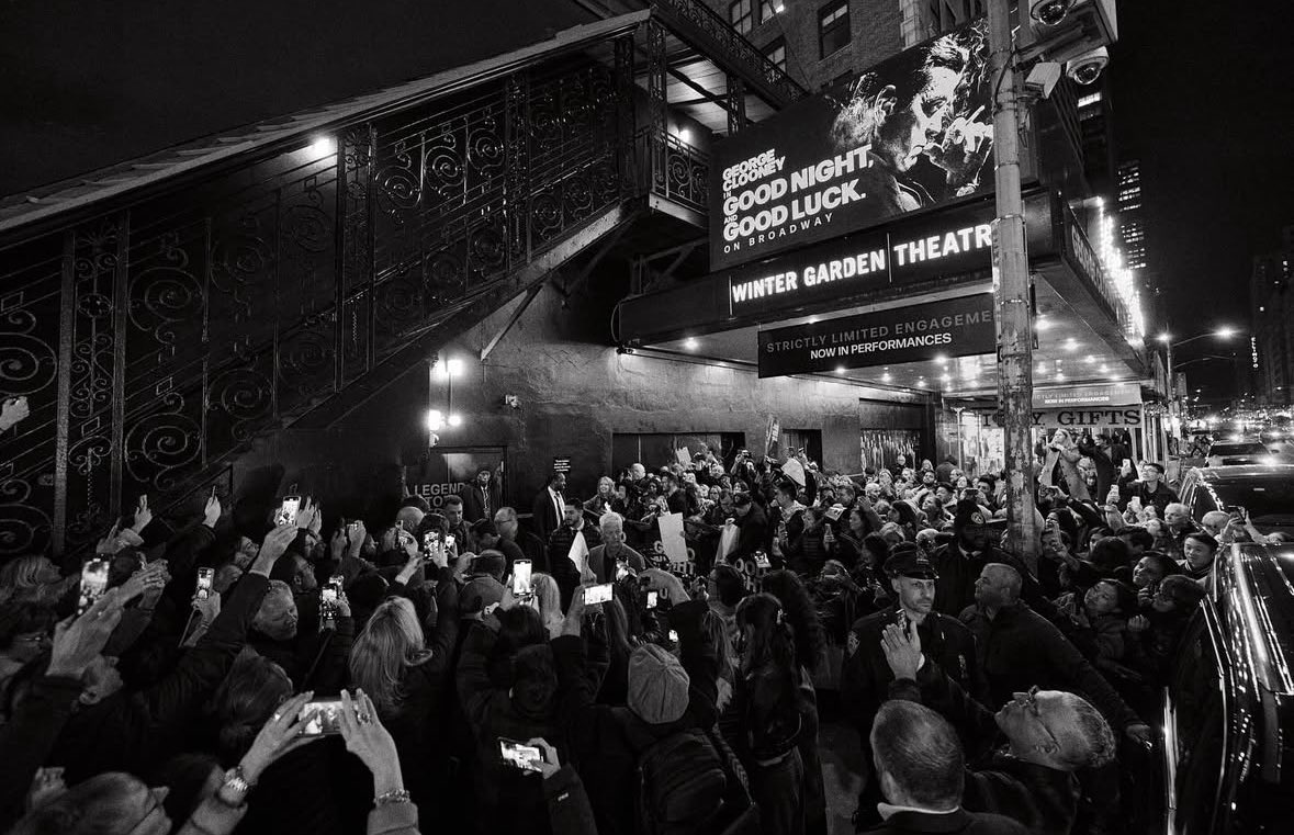 TimesSquareNYC's tweet photo. Last night was OPENING NIGHT of Good Night, Good Luck at the Winter Garden Theatre in #TimesSquare! 🎭🎟🌟
#Broadway #GoodNightGoodLuck #GoodnightGoodLuckBway #TheaterDistrict #NYC https://t.co/ASRppCj4Ic