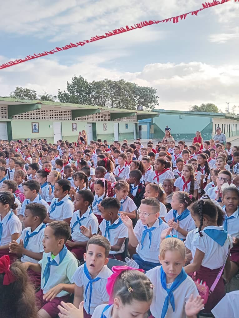 #TúOpiniónCuenta
#Matanzaz
#CubaMined 
<a href="/mariofsabines/">Mario Sabines Lorenzo</a> 
<a href="/naimatrujillob/">Naima Ariatne Trujillo Barreto</a> 
<a href="/EMatancera/">Educación Matancera</a>