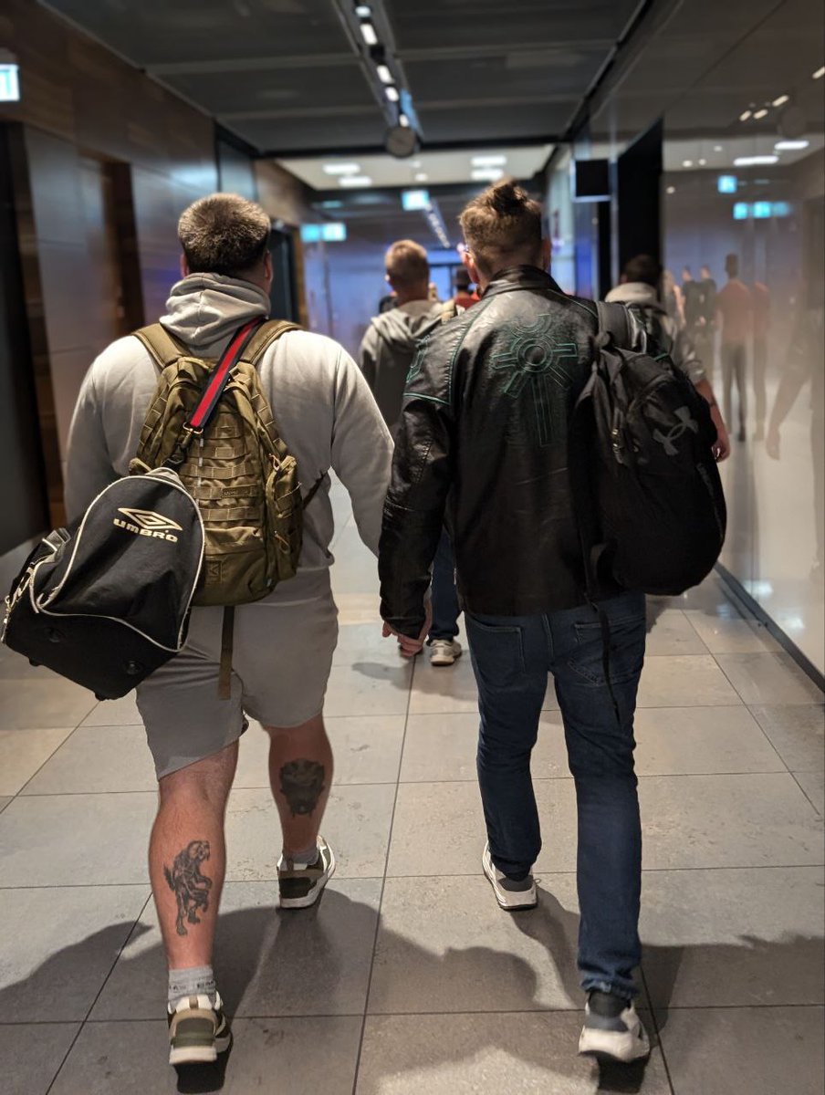 When your friend hits you with the good vibes and takes your favourite photo and places your fursona x