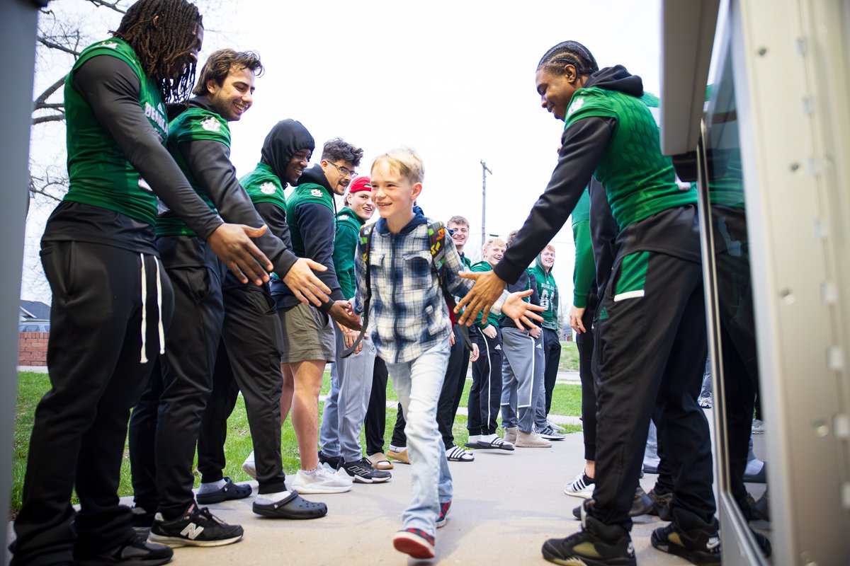 NWBearcat_FB's tweet photo. High fives, big smiles, and Friday vibes! 🙌🏈

Our guys kicked off FRI-YAY by spreading positivity and hype to the next generation. Nothing better than starting the day with encouragement and energy! 🔥

#FriYAY #OABAAB #POWEROFTHEPAW https://t.co/TmaBJrtIYO