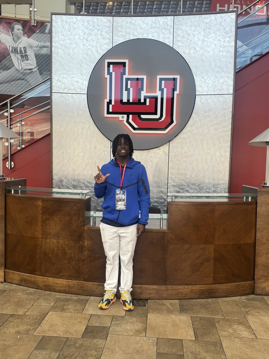 MalikLiberty17's tweet image. Thank you to @LamarFootball, @CoachRossomando, Coach Todd Macon, Coach @TRILLDB and @CoachWalkk for a great junior day visit. 

#juniorday #lamarfootball #runningback #rbcoach #footballcoach #recruitingcoordinator #classof2026 #texasfootball #rb #football #cfb #FinalFour