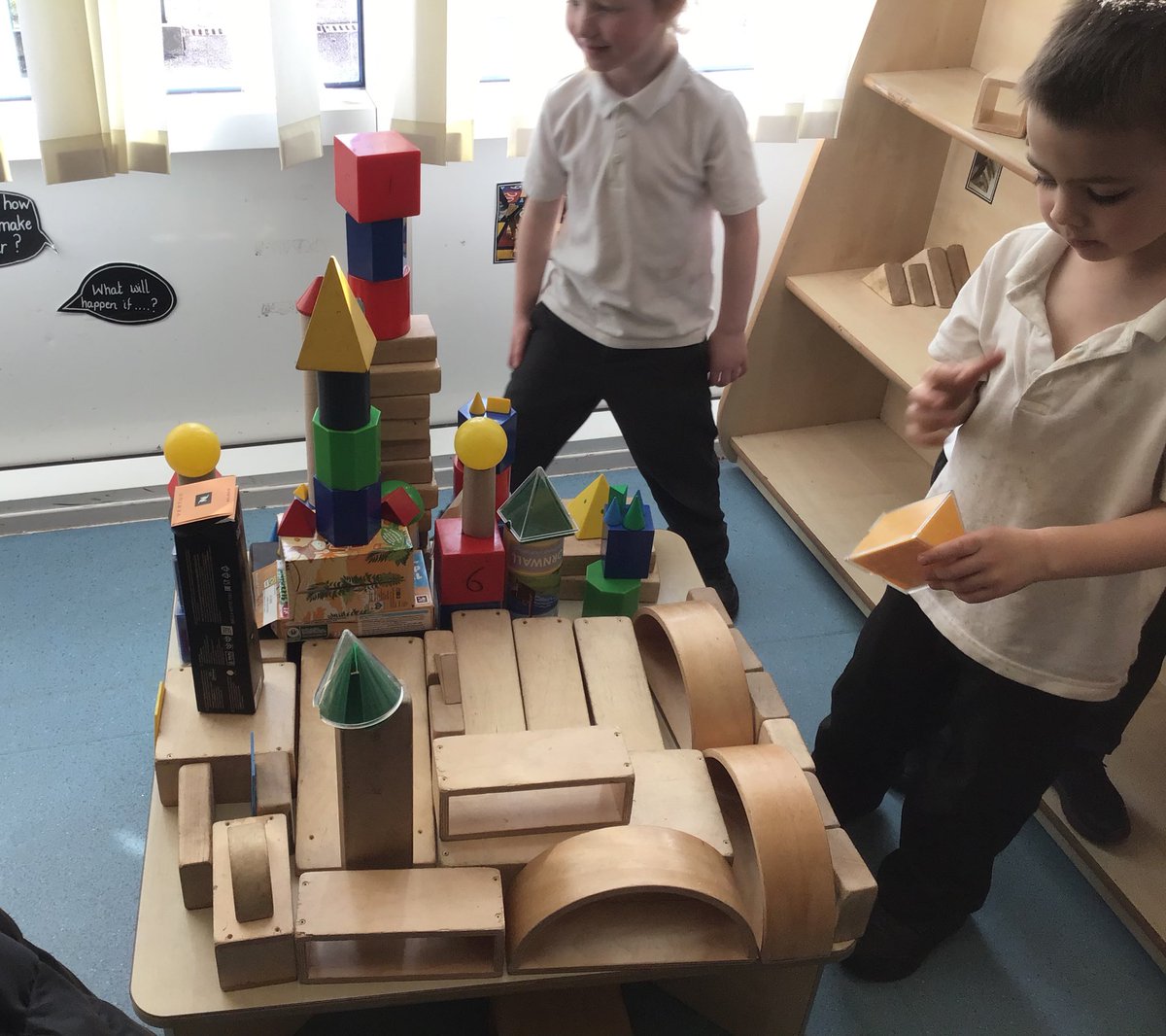 EYFS_OLSP's tweet photo. We have been having lots of fun learning the story Jack and the beanstalk๐ฑ. We have drawn and built our own castles using inspiration from real castles and made a life size giant to help us understand the scale. #traditionaltale #castles #giant https://t.co/vA4diPEgkS