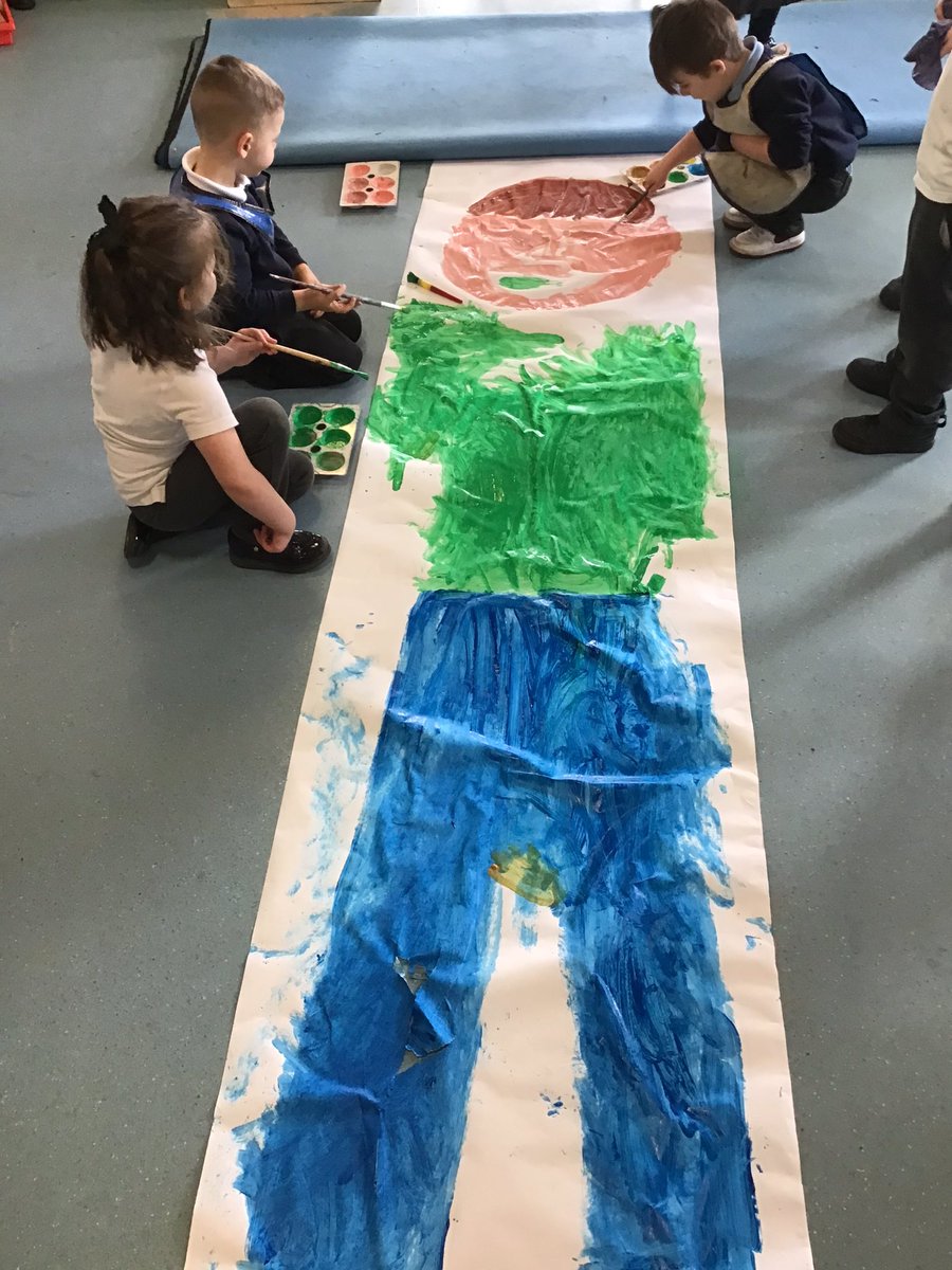 EYFS_OLSP's tweet photo. We have been having lots of fun learning the story Jack and the beanstalk๐ฑ. We have drawn and built our own castles using inspiration from real castles and made a life size giant to help us understand the scale. #traditionaltale #castles #giant https://t.co/vA4diPEgkS