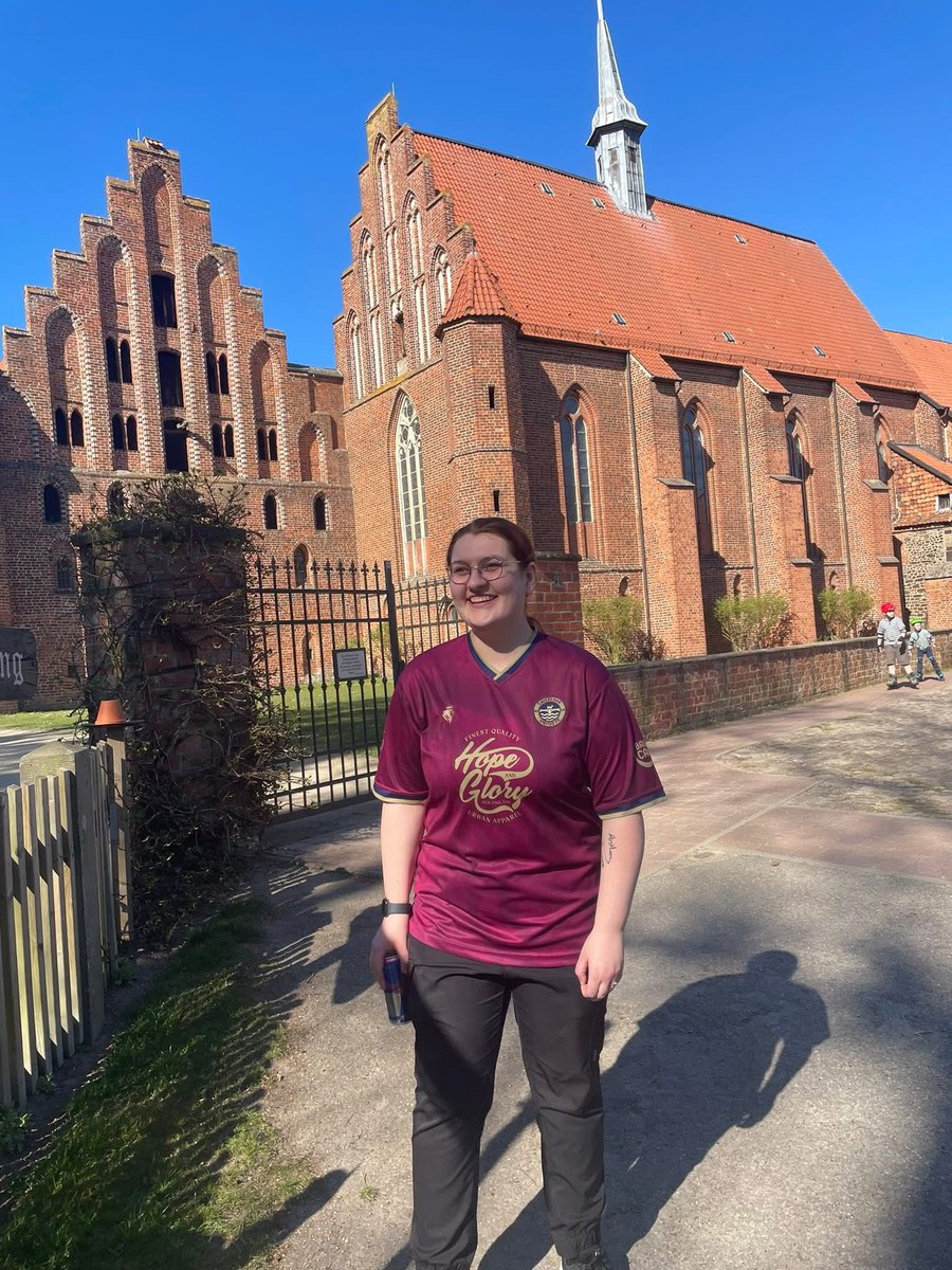 Bqnter_'s tweet photo. Repping @CavershamUnited in Germany https://t.co/m805ngskZ9