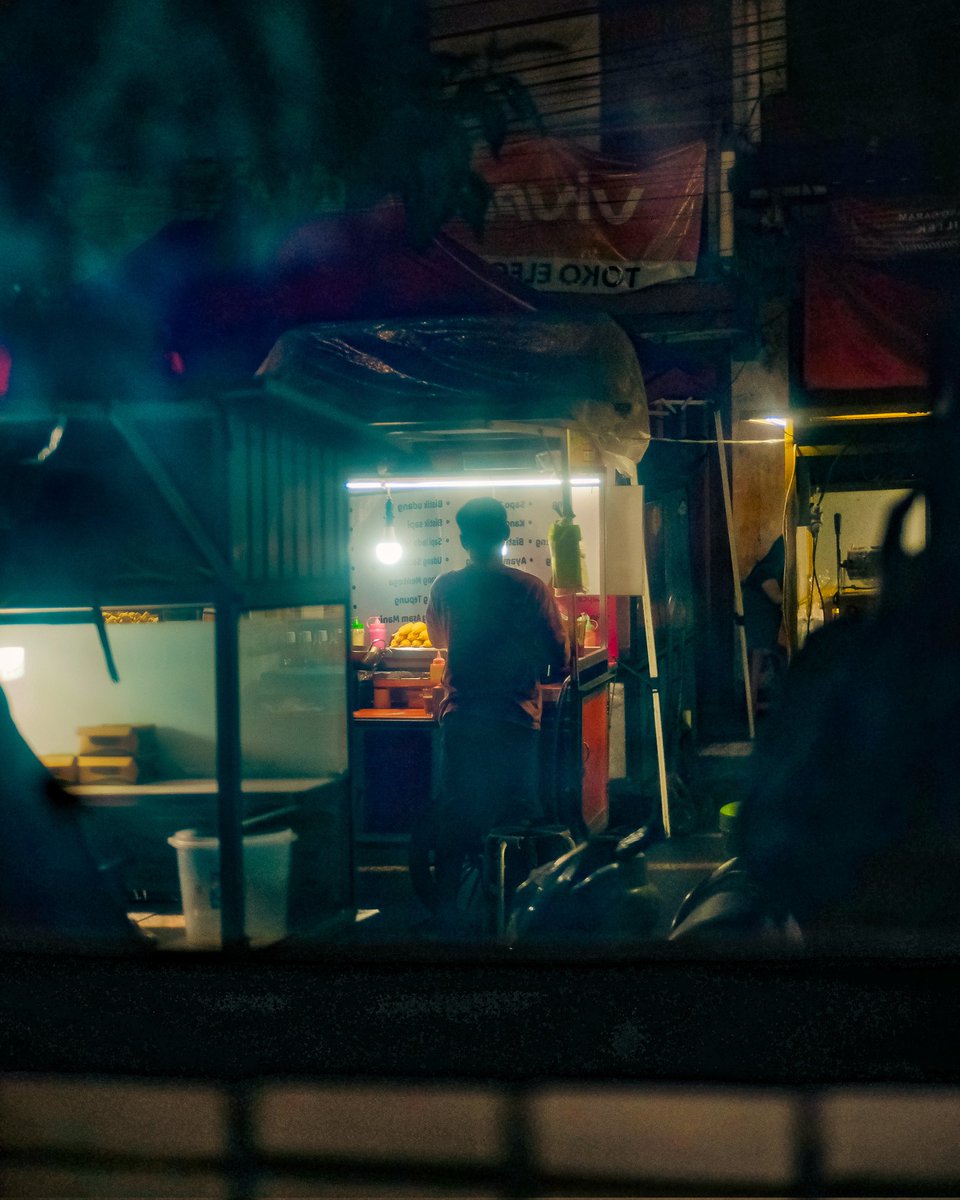 bimoindrarto's tweet photo. I will stop doing street photography

If...
.
. https://t.co/7QBIn4Bvfe