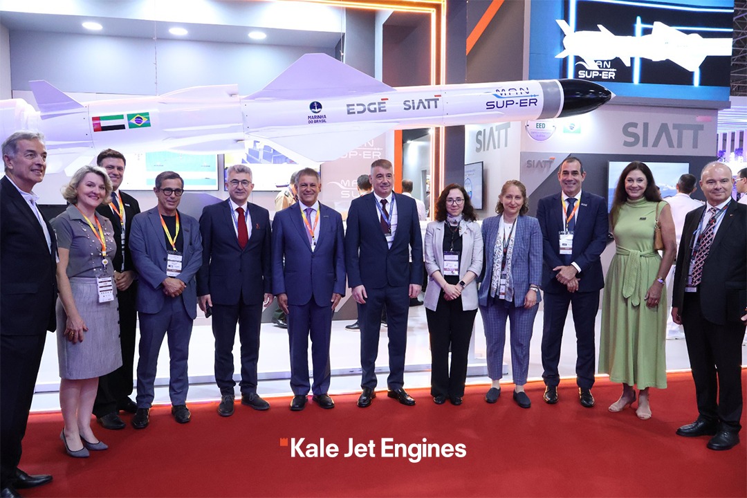 Gururluyuz! 🇹🇷🇧🇷🚀

Brezilya’da gerçekleştirilen LAAD Savunma ve Güvenlik Fuarı’nda, Brezilyalı SIATT şirketi ile KTJ-3200 Turbojet Füze Motoru ihracatı ve tedarikine yönelik bir sözleşme imzaladık.

Böylelikle ülkemizin ilk jet motoru ihracatını gerçekleştiriyoruz!