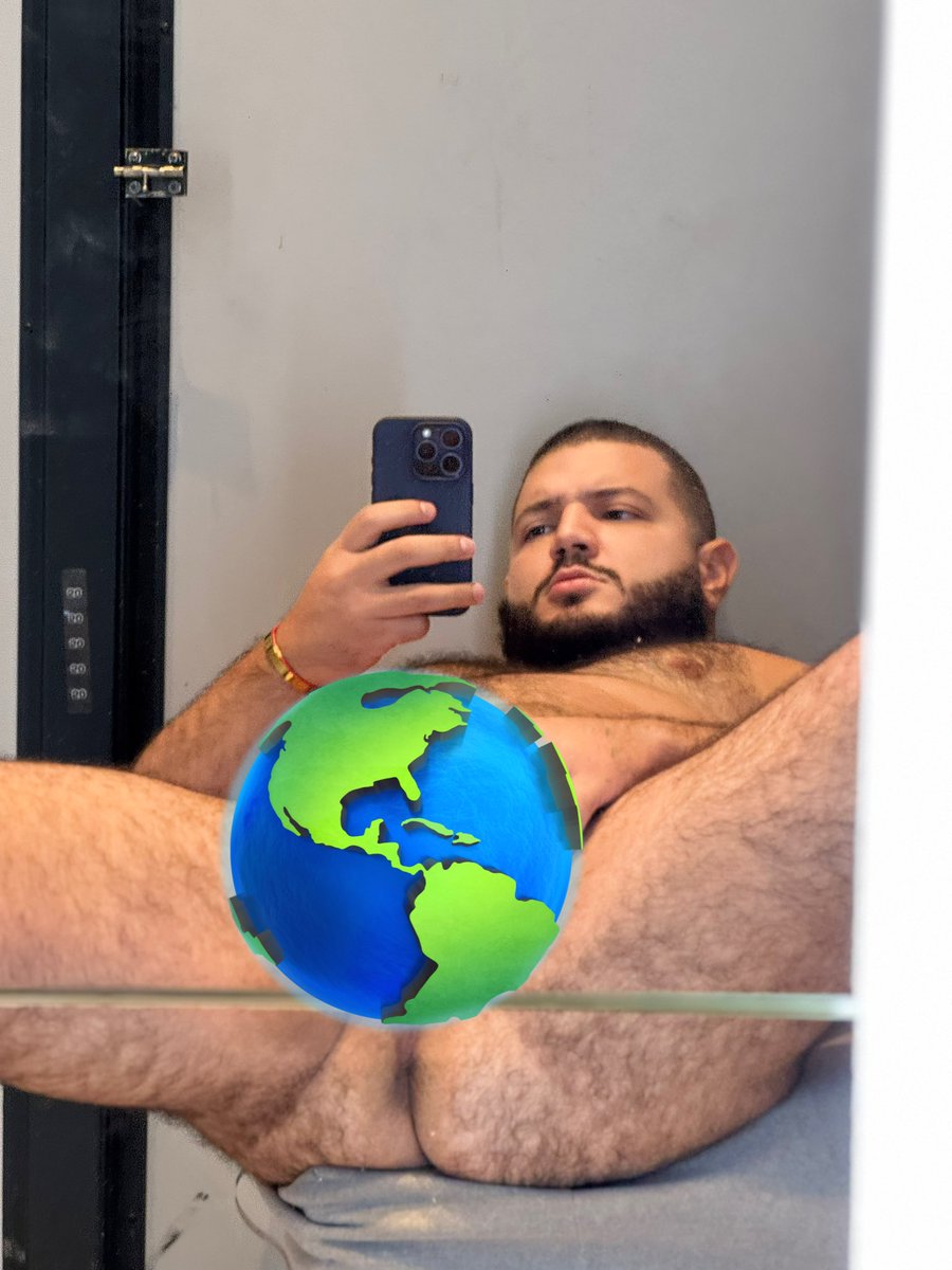 Desde el probador 🥵

Clothing fitting zoom 🥵

onlyfans.com/leogarciadubb