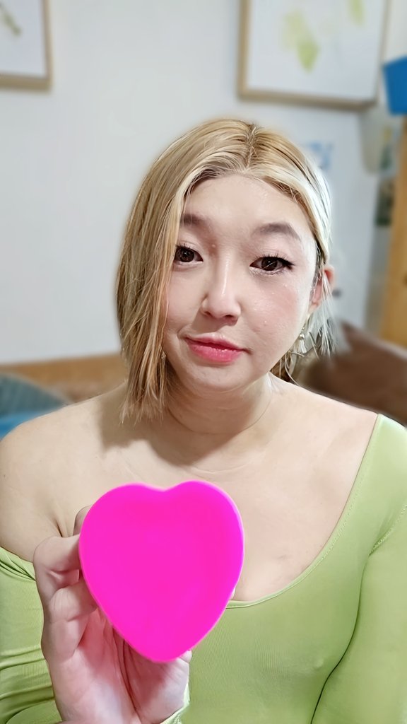 原来这样的尺寸是刚刚好，没有负担，仿真精液涂一涂就能轻松享受了😍
还有那可可爱爱的爱心底座，怎么有那么可爱的啊😚😚😚
@for_happy01 
#伪娘肉便器 #女装・男の娘 #sissy #anal #sextoys https://t.co/1orqBYkJ7G