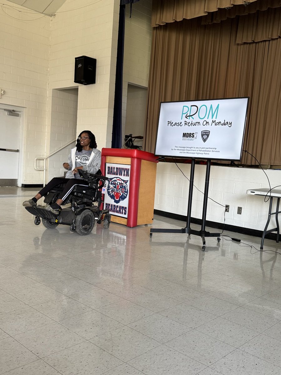 MHPTroopF's tweet photo. Big thanks to Baldwyn High & Pontotoc High for letting @MSDeptofRehab & @MSHwyPatrol talk about making good choices behind the wheel this PROM season!
Drive smart. Stay safe. Make it home.
#PROMSafety #MakeGoodChoices #DriveSafe https://t.co/mPfetJQwij