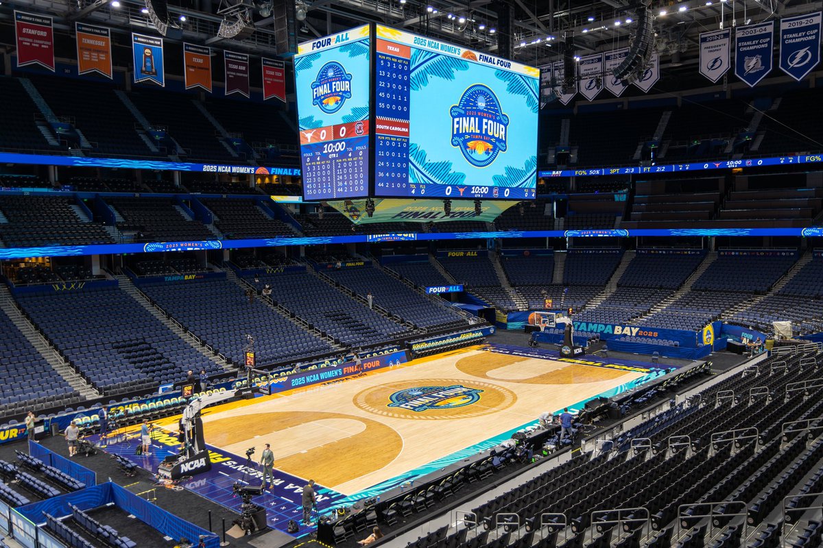 The stage is set! 

Follow along for updates on X and Instagram when the Gamecocks take on Texas at 7 PM!