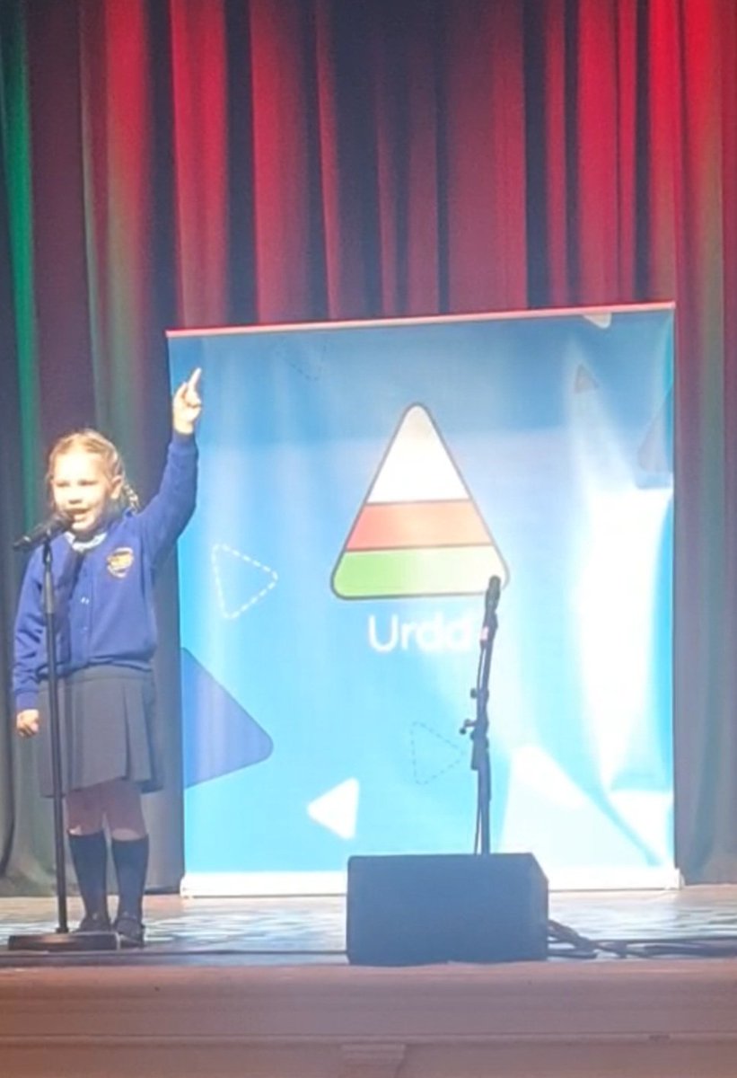 Ysgol Gynradd Dolau (@dolauschool) on Twitter photo Llongyfarchiadau enfawr i'r un bach yma - 2il yn y llefaru yr yr Eisteddfod Sir heddiw! #balch
A huge congratulations to this little star today - 2nd in the recitation at this year's Eisteddfod Sir! #proud⭐️⭐️ 💙💛 <a href="/urddmg/">Urdd Morgannwg Ganol</a> #siarteriaith Llongyfarchiadau enfawr i'r un bach yma - 2il yn y llefaru yr yr Eisteddfod Sir heddiw! #balch
A huge congratulations to this little star today - 2nd in the recitation at this year's Eisteddfod Sir! #proud⭐️⭐️ 💙💛 <a href="/urddmg/">Urdd Morgannwg Ganol</a> #siarteriaith