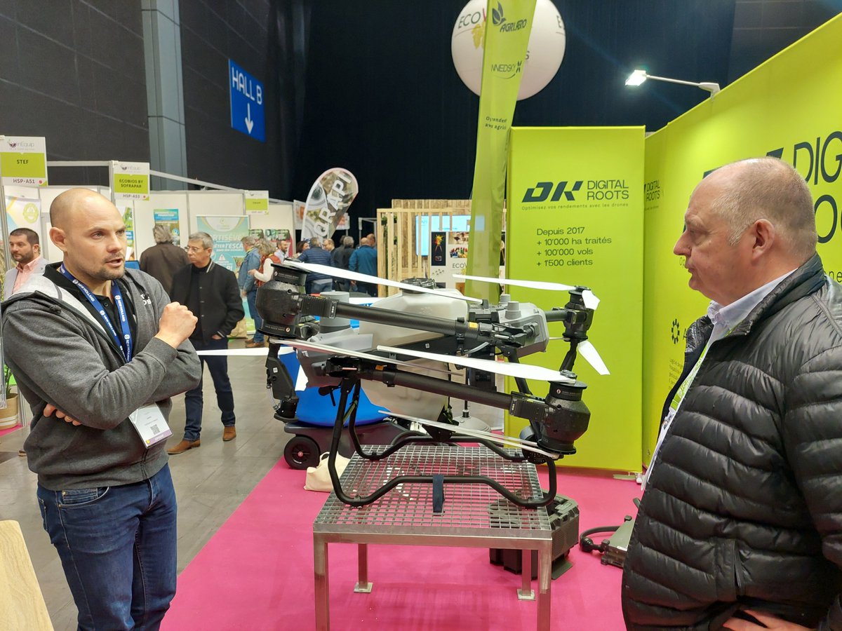AmoebaNature's tweet photo. Présents au @SalonVinequip à Mâcon le 2 avril, nos équipes ont échangé avec les pros de la filière vitivinicole 🍇
En phase de pré-commercialisation d’#AXPERA, ces rencontres sont clés pour Amoéba 🙌
Merci à #DigitalRoots @Koppert_France et à tous ceux rencontrés pour l'accueil ! https://t.co/u6Am1AnCdF