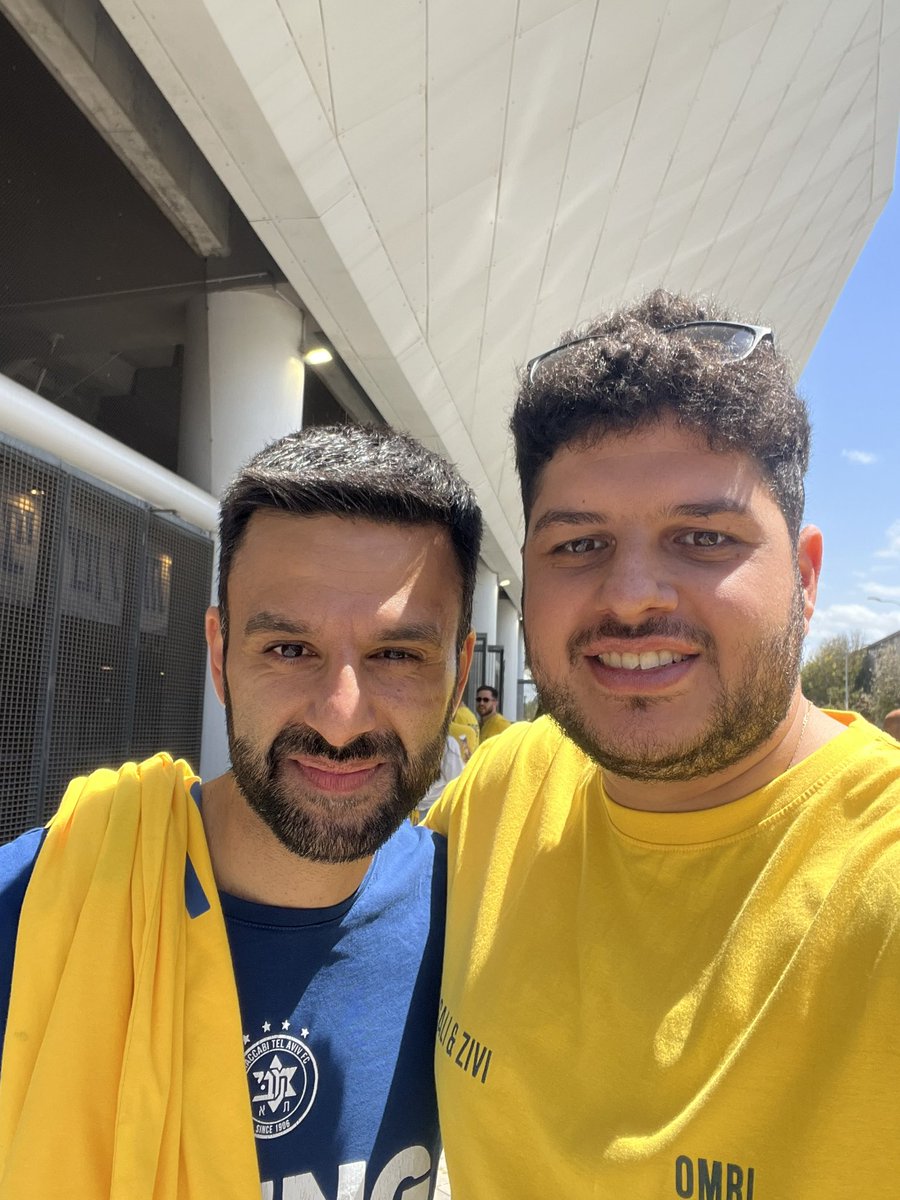 meirdahan22's tweet photo. עבר זמן מאז שצייצתי פה… 
ואני ממשיך במסורת.
ונעבור בפניה חדה לפינה השנתית אבל הפעם תוספת שהיא לא שחקן מכבי, אלא בן אדם שאני מעריך ברמות אחרות בתמונה השלישית.
תודה ל@AchimLasemel שאני סוגר איתם שנה רביעית בעמותה שזה מרגיש כמו יותר💛
#להחזיראתכולםהבייתה https://t.co/j9PO35gXZX