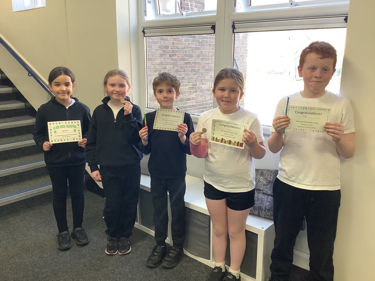 ReinwoodJuniors's tweet image. Well done to our end of half-term award winners and this week’s Achievement Assembly winners! #RJS4B #RJSBehaviour