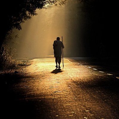 ✓

Bu 
Cihan Fânîdir. 

Bu Fânî Misafirhâneye Her Konan; Göçer, Bir Gün Gerçek Yurduna Gider.

Gücünüz ve Kudretiniz Ne Olursa Olsun, Ölümden Kaçış Yok. 

✓