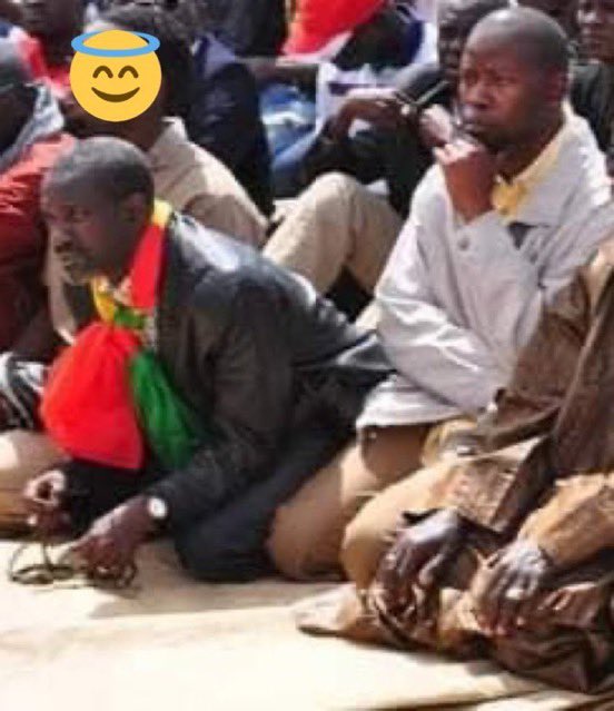 Waangrin's tweet photo. N’oublions pas ces vaillants défenseurs de notre démocratie et liberté. 

Pensée à Feu Alpha Waly Diallo ( À gauche) qui a été violenté ici car il défendait le respect de la Constitution en 2011 

Il était avec Mamadou Diop(Paix à leur âme) https://t.co/F155M39yKM