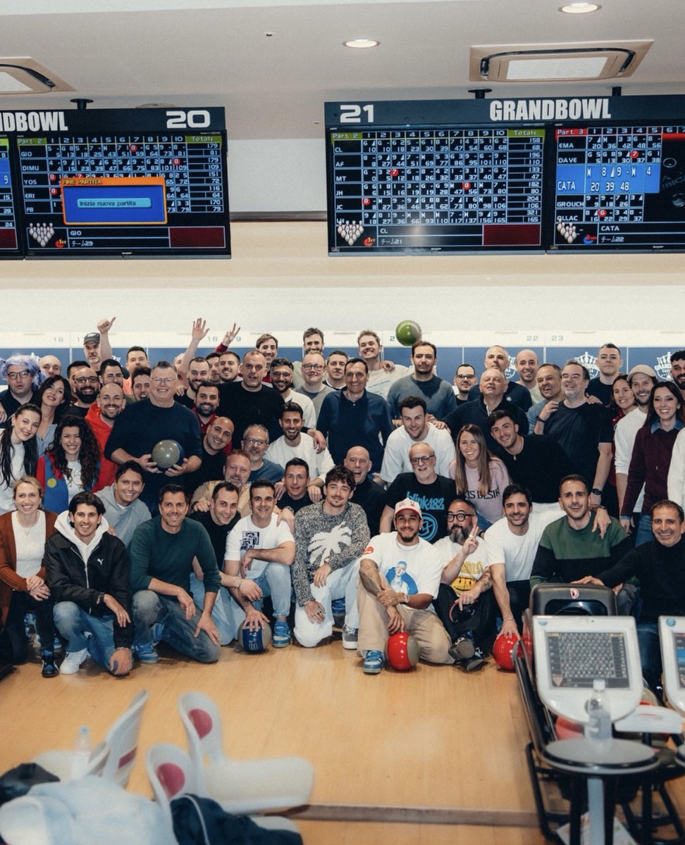 Motorsport's tweet photo. Lewis is carrying on his Suzuka bowling tradition, by taking the Ferrari team bowling 🎳

#JapaneseGP https://t.co/mXF2IwibJ9