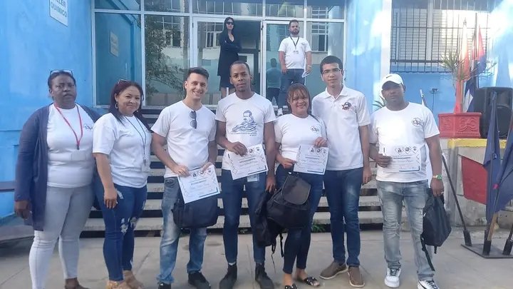 Hoy la #UJC amaneció de fiesta celebrabando el 63 aniversario de creada. #4Abril.🇨🇺🇨🇺❤
Creemos en nuestros jóvenes, ellos son emprendedores, dedicados, responsables, alegres y comprometidos. 
Muchas felicidades para todos los jóvenes
✍️ Energía Mariel