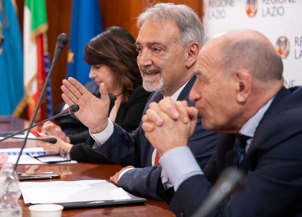 Confapi e Unindustria, la santa alleanza. Le imprese firmano il patto per l'economia del Lazio. Sul Piano Industriale della  regione, le Pmi ora siedono al tavolo tecnico per decidere come  investire oltre 1 mld stanziato da Regione Lazio
…w-affaritaliani-it.cdn.ampproject.org/c/s/www.affari…