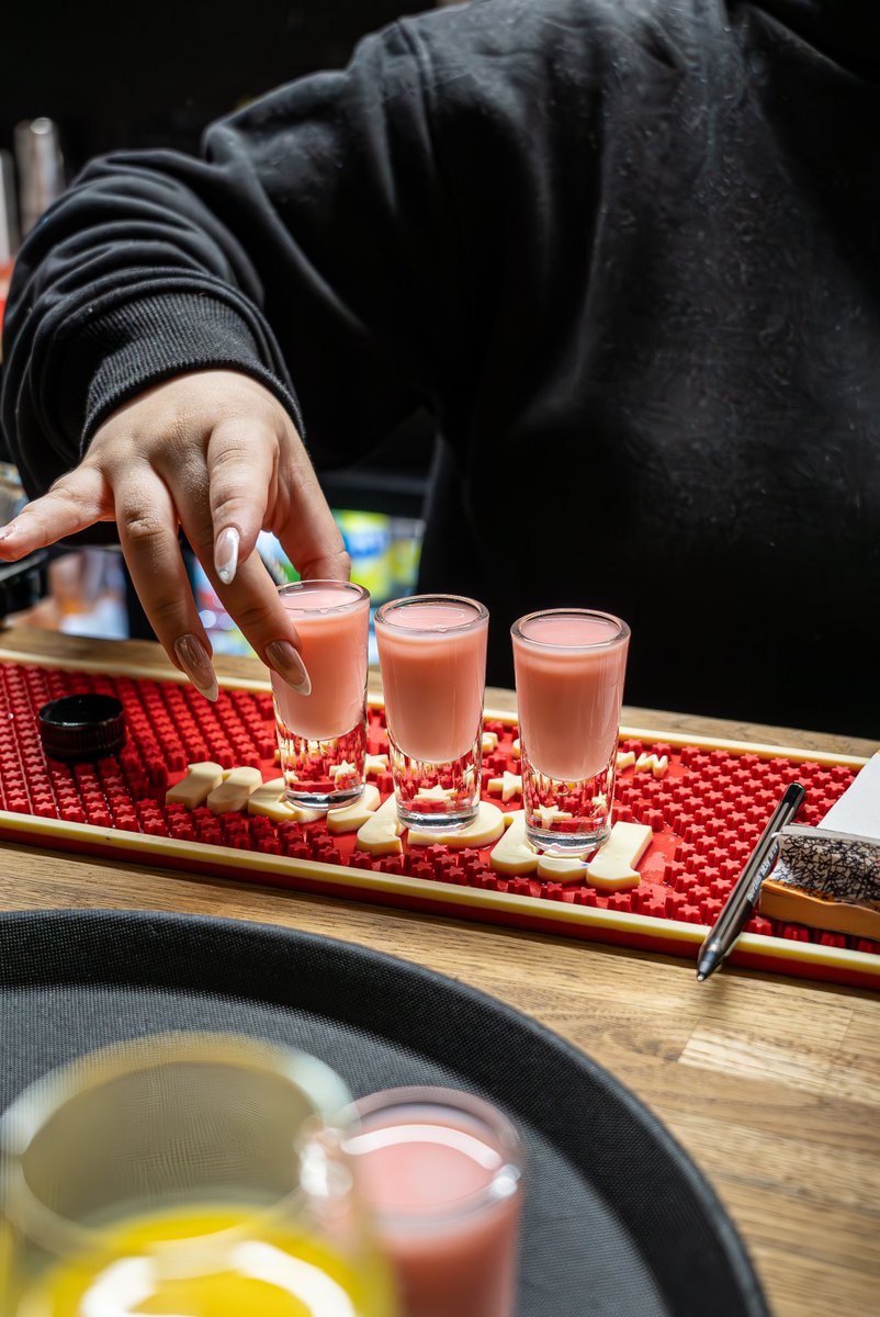 SolYSombraKent's tweet photo. Yes, you can just come in for drinks at Sol Y Sombra! 🇪🇸 

So if you’re out in Rochester this weekend and fancy something a bit different, grab a seat at the bar, soak up the sunshine, and discover something new.

Find us at: 86 High Street, Rochester, ME1 1JY https://t.co/pO6gmB05gV