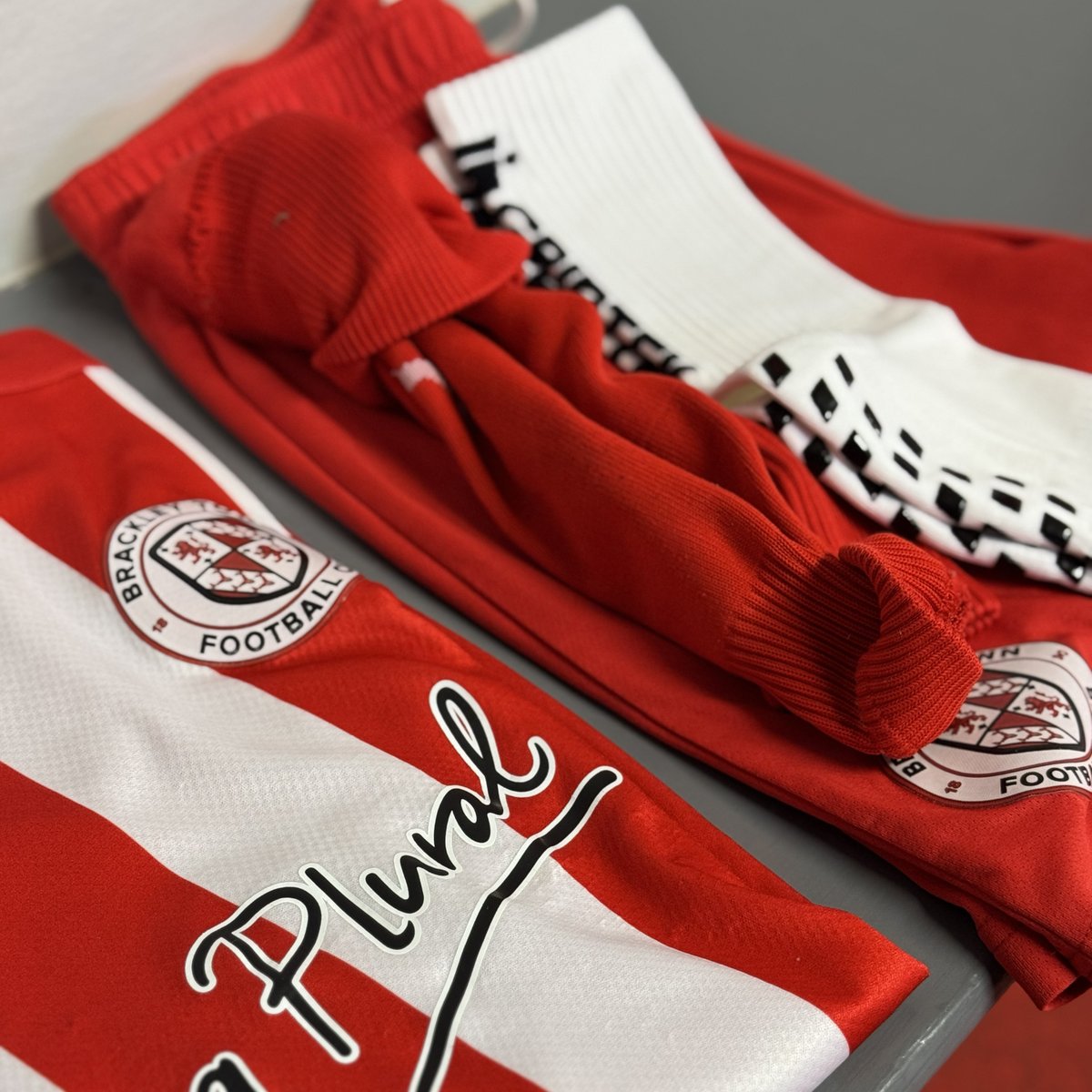 BrackleyTownFC's tweet photo. Big Thanks to Griptek! 🔥🧦
A huge shoutout to @GripTekUK for kitting out the squad with top-quality grip socks!
Saints fans, check them out and get 10% off with the code BTFC
#WeAreBrackley🔴⚪️ #Griptek #Saints https://t.co/vgs0Eqjc1D