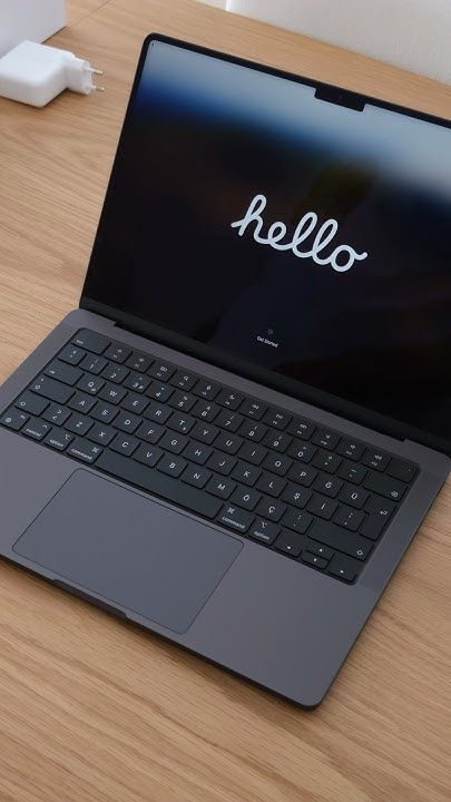 kayabuilds's tweet photo. just got a new macbook

what should i install? https://t.co/g5Gdc7rl6N