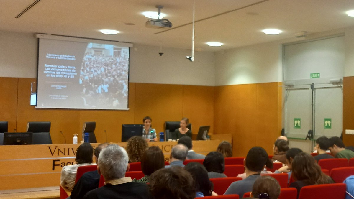 Zira Box (@zira_box) on Twitter photo (1) La mañana en la <a href="/FacSocialsUVEG/">Fac. Socials – UVEG</a> comenzó así de estupenda: hemos podido escuchar y aprender de <a href="/Mirsc5/">Miriam Saqqa-Carazo</a>, <a href="/peppa_gh/">peppaGH</a>, Isabel Gadea y <a href="/zkerangat/">Zoé de Kerangat</a>, presentadas por Sara Santamaría. (1) La mañana en la <a href="/FacSocialsUVEG/">Fac. Socials – UVEG</a> comenzó así de estupenda: hemos podido escuchar y aprender de <a href="/Mirsc5/">Miriam Saqqa-Carazo</a>, <a href="/peppa_gh/">peppaGH</a>, Isabel Gadea y <a href="/zkerangat/">Zoé de Kerangat</a>, presentadas por Sara Santamaría.