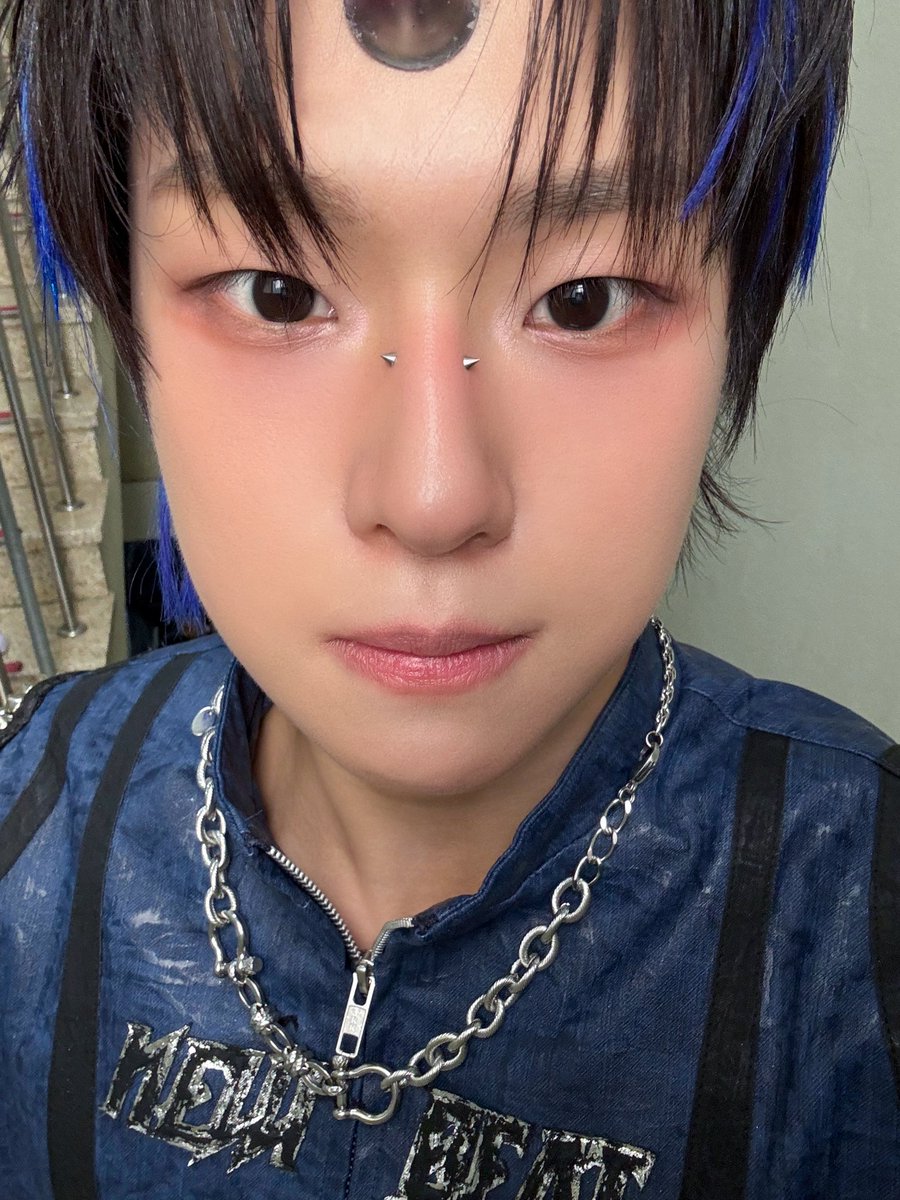 #NBT_ODAY ? 𝗦𝗲𝗹𝗳𝗶𝗲 ! 

#NEWBEAT #NBT #뉴비트  
#RAWANDRAD #러앤래드 
#FliptheCoin #플립더코인
#DEBUT